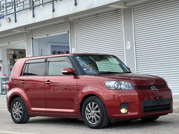 Toyota Corolla Rumion 2010 Red