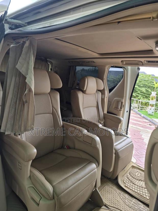Toyota Alphard 2014 White