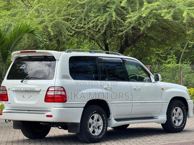 Toyota Land Cruiser 100 4.2 TD 2004 White