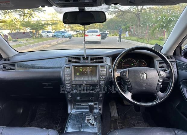 Toyota Crown 2006 Matt Black