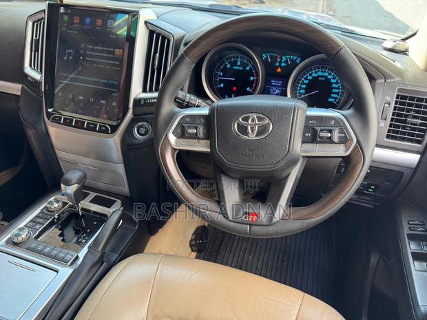 Toyota Land Cruiser 4.5 V8 VXR 2010 Silver