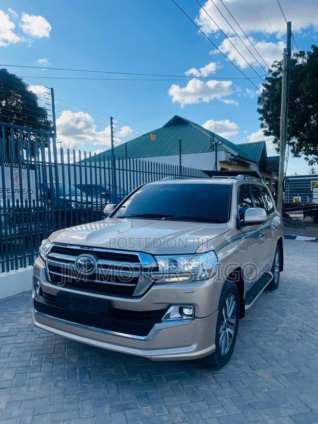 Toyota Land Cruiser 2016 Gold