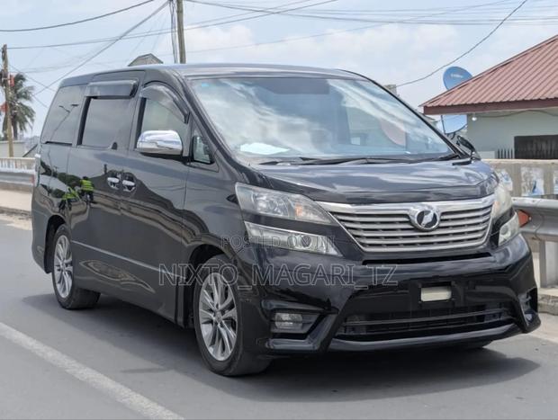 Toyota Vellfire 2011 Black