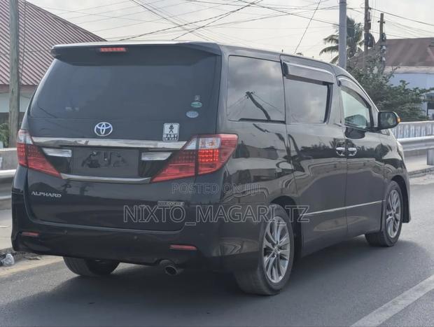 Toyota Alphard 2014 Black