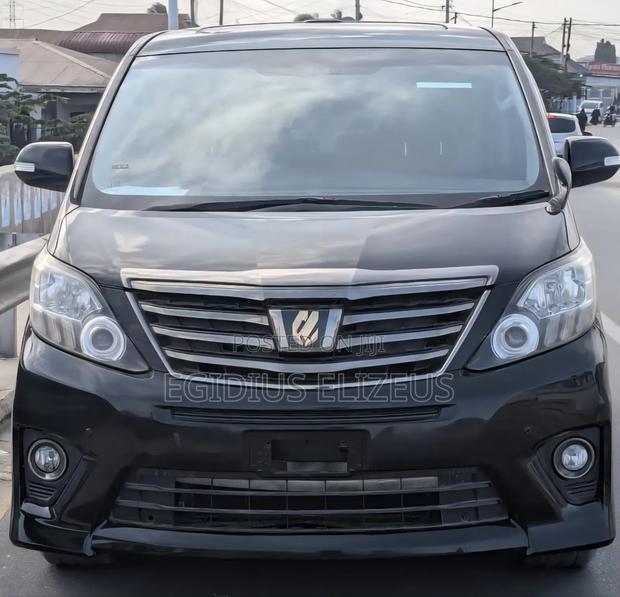 Toyota Alphard 2014 Black