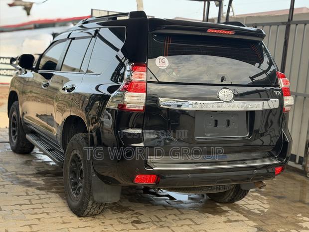 Toyota Land Cruiser Prado 2.8 D-4D 2015 Black