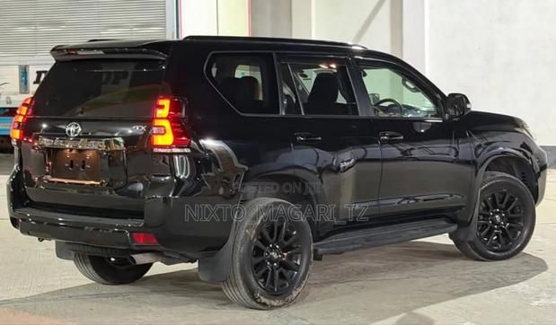 Toyota Land Cruiser Prado 2021 Black