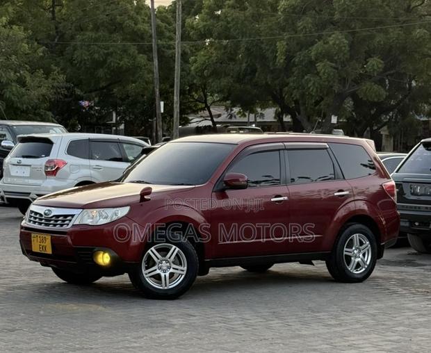 Subaru Forester 2011 Maroon