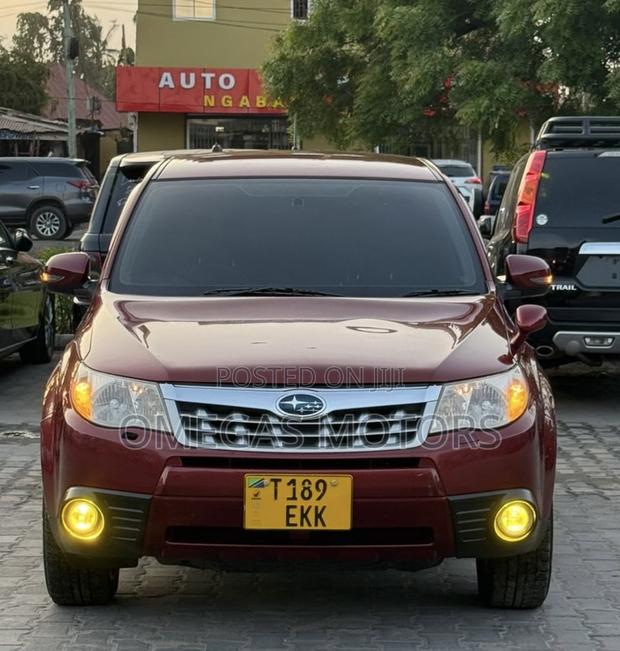 Subaru Forester 2011 Maroon