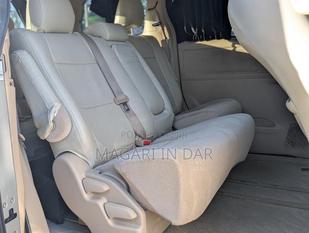 Toyota Alphard 2008 Silver