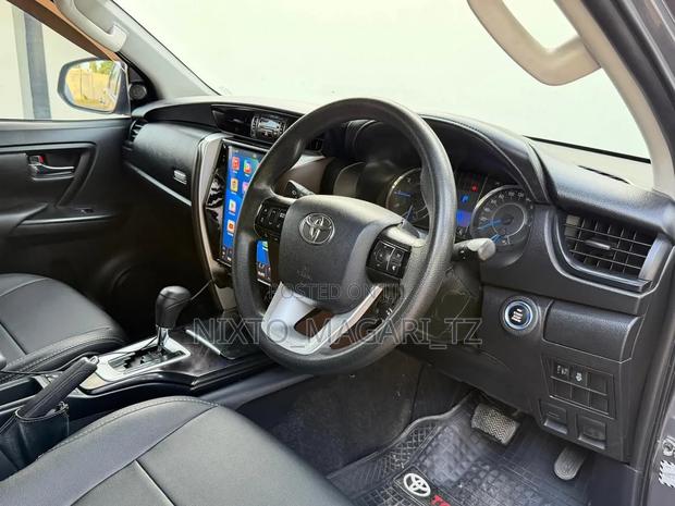 Toyota Fortuner 2023 Gray