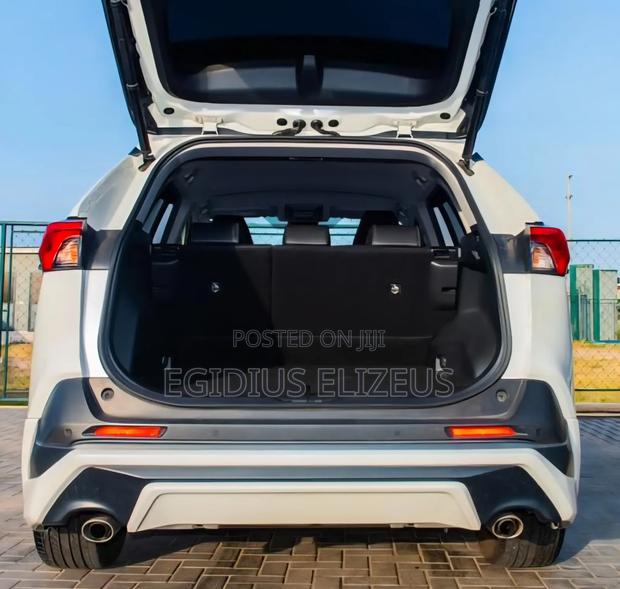 Toyota RAV4 2020 White