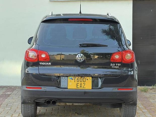 Volkswagen Tiguan 2009 Black