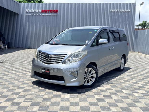 Toyota Alphard 2.4 Petrol AWD 2009 Silver