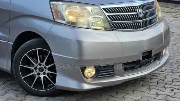 Toyota Alphard 2003 Silver