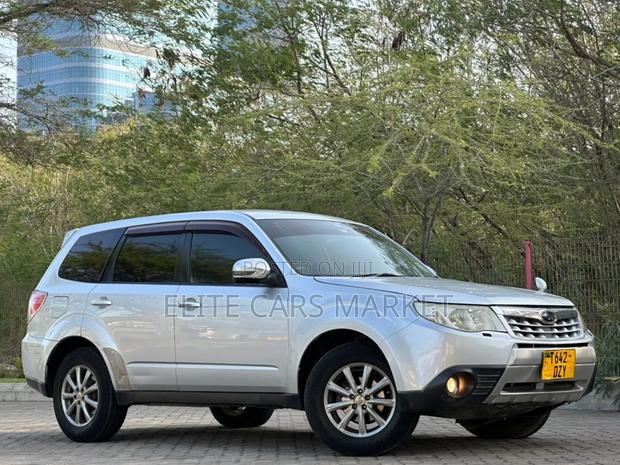 Subaru Forester 2011 Silver