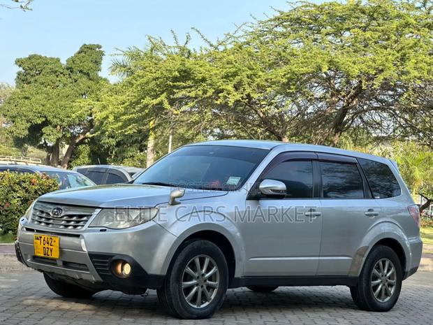 Subaru Forester 2011 Silver