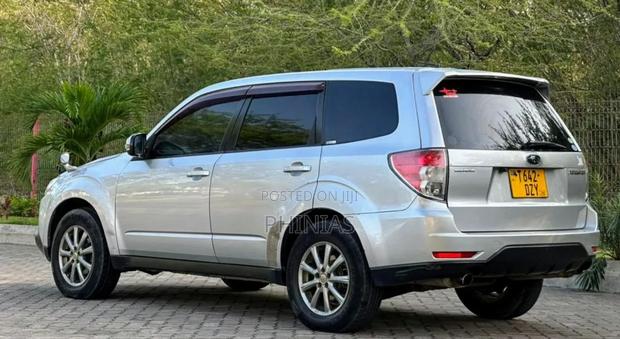 Subaru Forester 2011 Silver