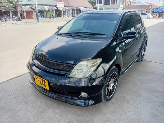 Toyota IST 2006 Black