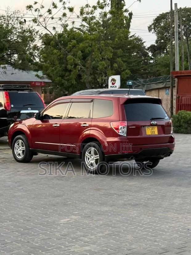 Subaru Forester 2011 Maroon