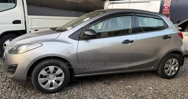 Mazda Demio 2011 Burgundy