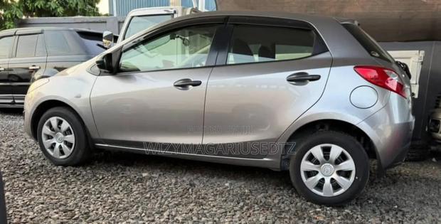 Mazda Demio 2011 Burgundy