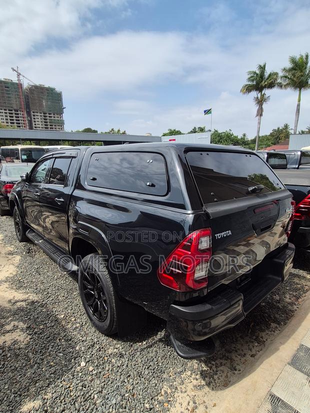Toyota Hilux Revo Double Cab Deisel 2.8 RWD 2022 Black