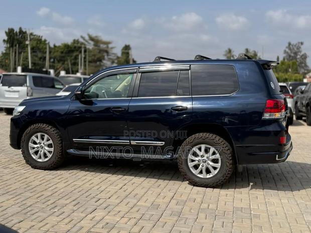 Toyota Land Cruiser 2019 Blue
