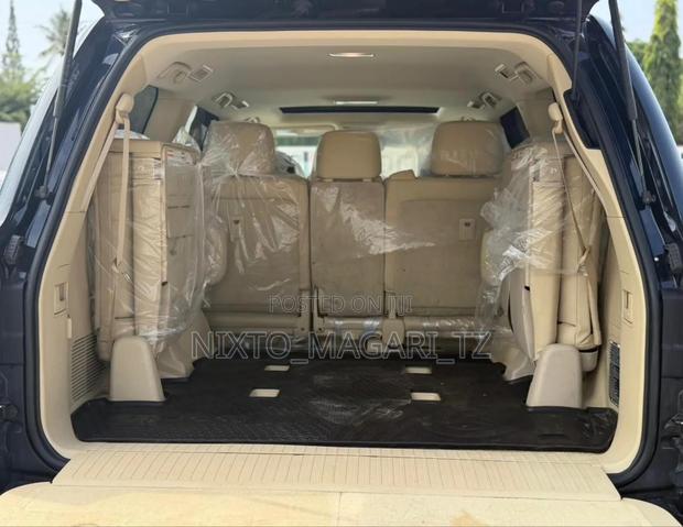 Toyota Land Cruiser 2019 Blue