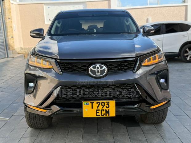 Toyota Fortuner 2019 Gray