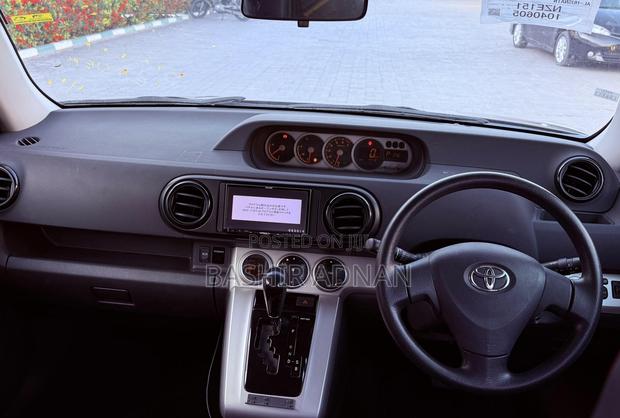 Toyota Corolla Rumion 2009 Brown