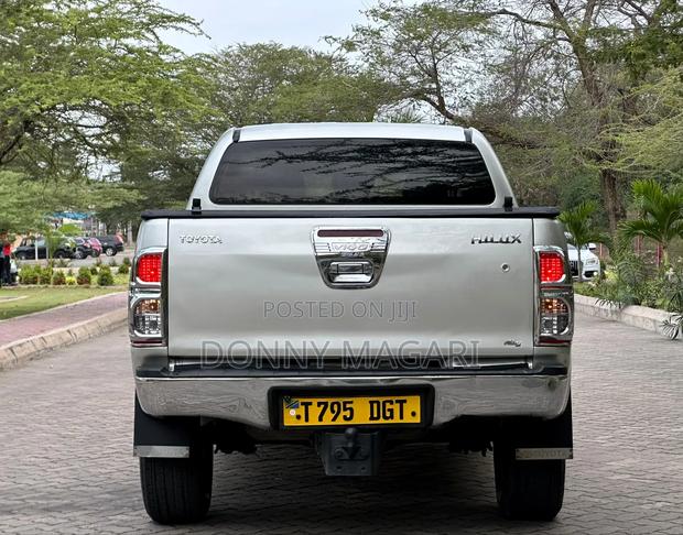 Toyota Hilux 2.0 VVT-i 2011 Silver