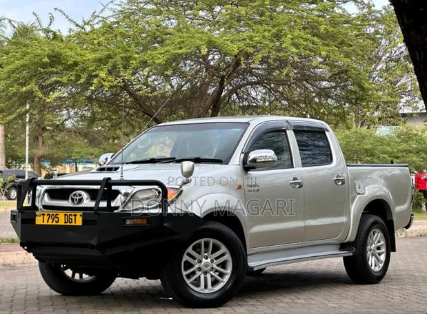 Toyota Hilux 2.0 VVT-i 2011 Silver