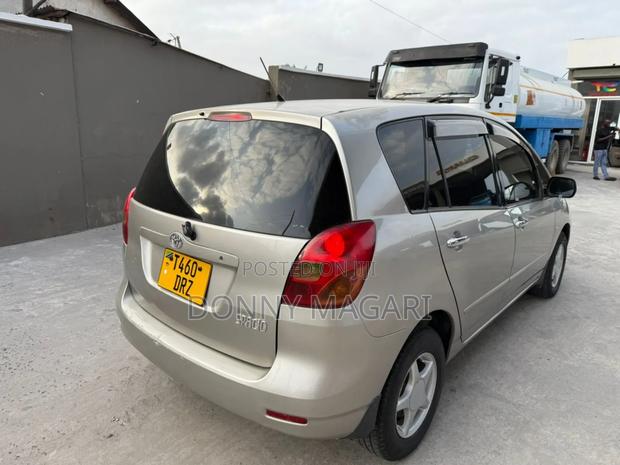 Toyota Corolla Spacio 1.5 X 2005 Gold