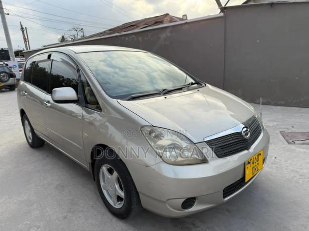 Toyota Corolla Spacio 1.5 X 2005 Gold