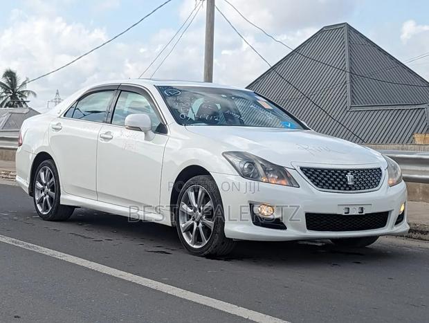 Toyota Crown 2008 White
