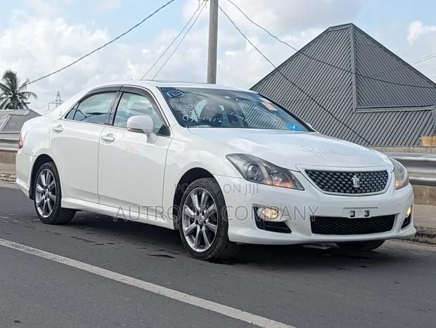 Toyota Crown 2008 White