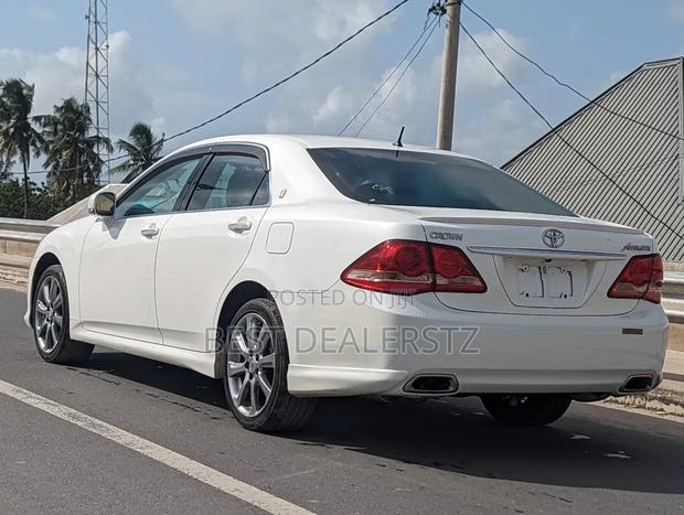 Toyota Crown 2008 White