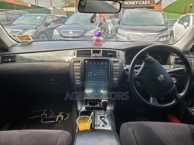 Toyota Crown 2004 Black