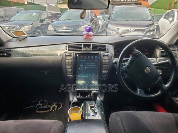 Toyota Crown 2004 Black