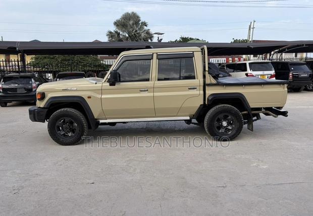 Toyota Land Cruiser 2024 Beige