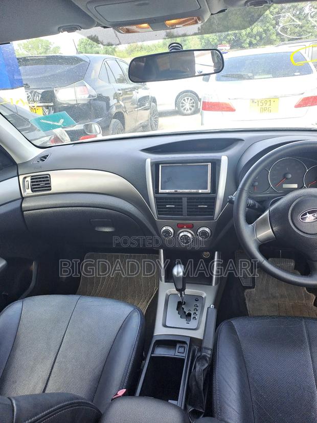 Subaru Forester 2010 Silver
