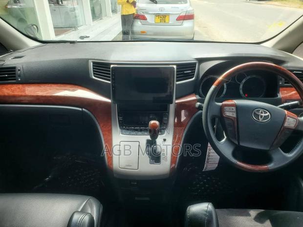 Toyota Vellfire 2011 Black