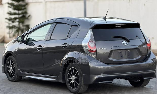 Toyota Aqua 2014 Gray