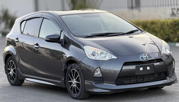 Toyota Aqua 2014 Gray