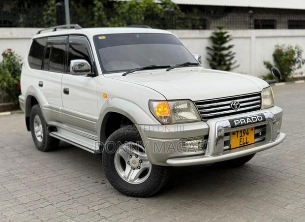 Toyota Land Cruiser Prado 2002 White