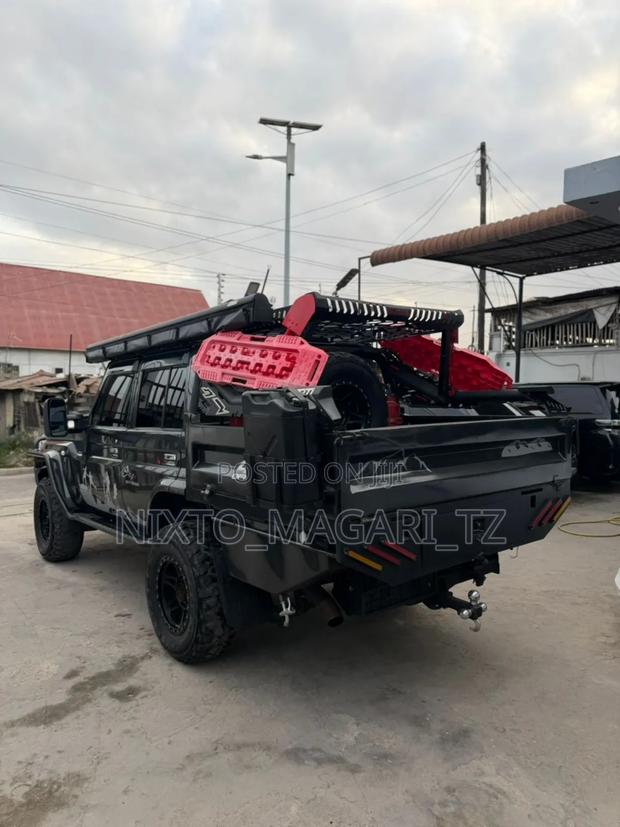 Toyota Land Cruiser 2012 Black