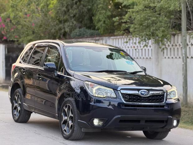 Subaru Forester 2.0XT Premium 4dr SUV AWD (2.0L 4cyl Turbo CVT) 2014 Black