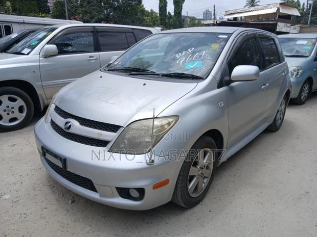 Toyota IST 2006 Silver