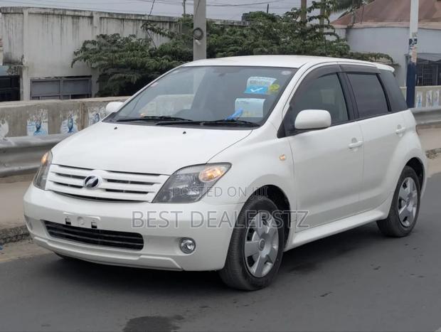 Toyota IST 2006 White
